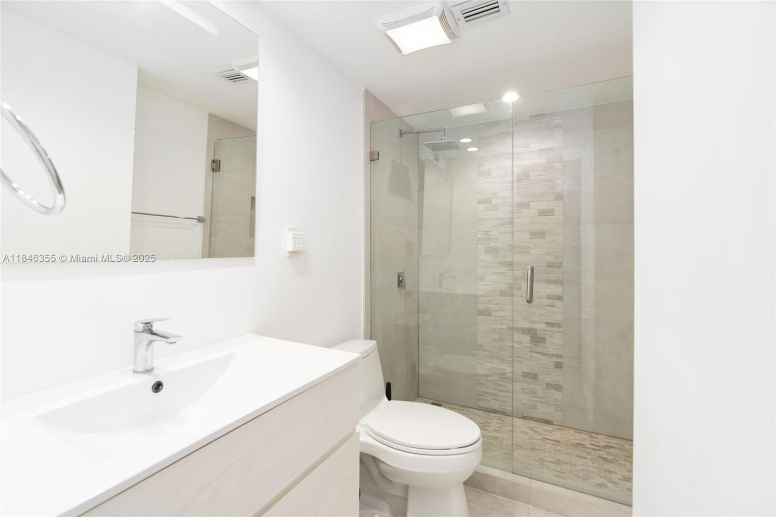 BRICKELL PLACE CONDO - Residential Lease