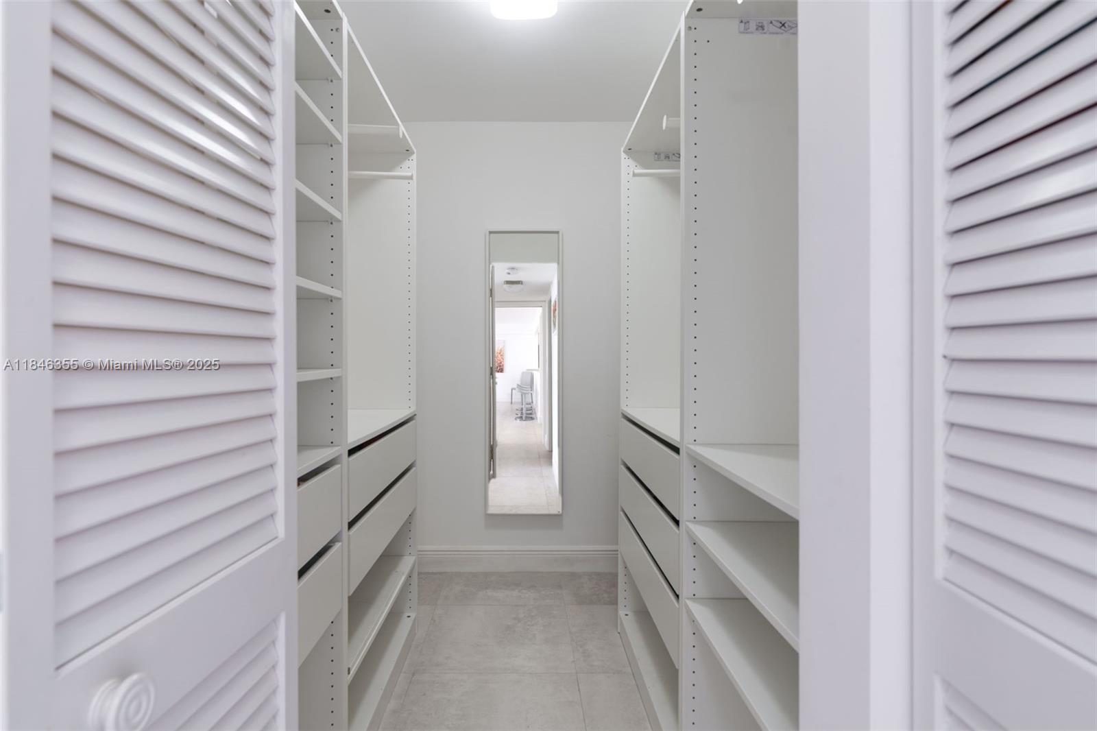 BRICKELL PLACE CONDO - Residential Lease