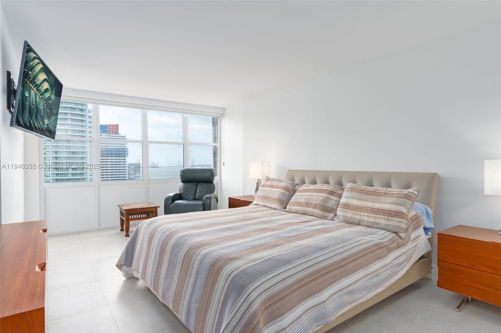 BRICKELL PLACE CONDO - Residential Lease