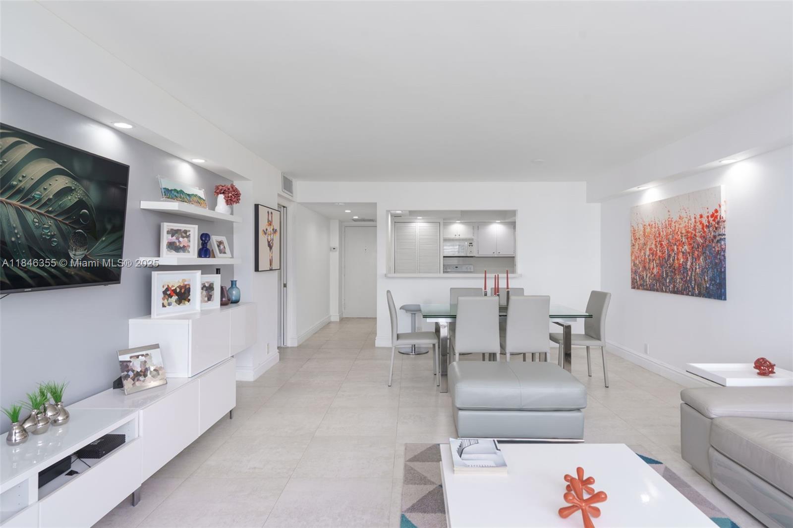 1901 Brickell Ave B1611