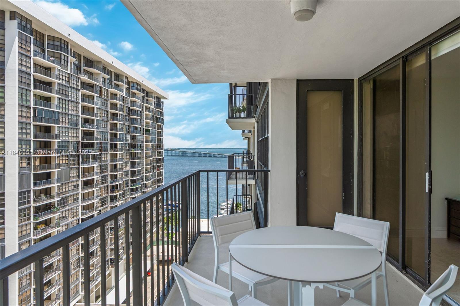 BRICKELL PLACE CONDO - Residential Lease