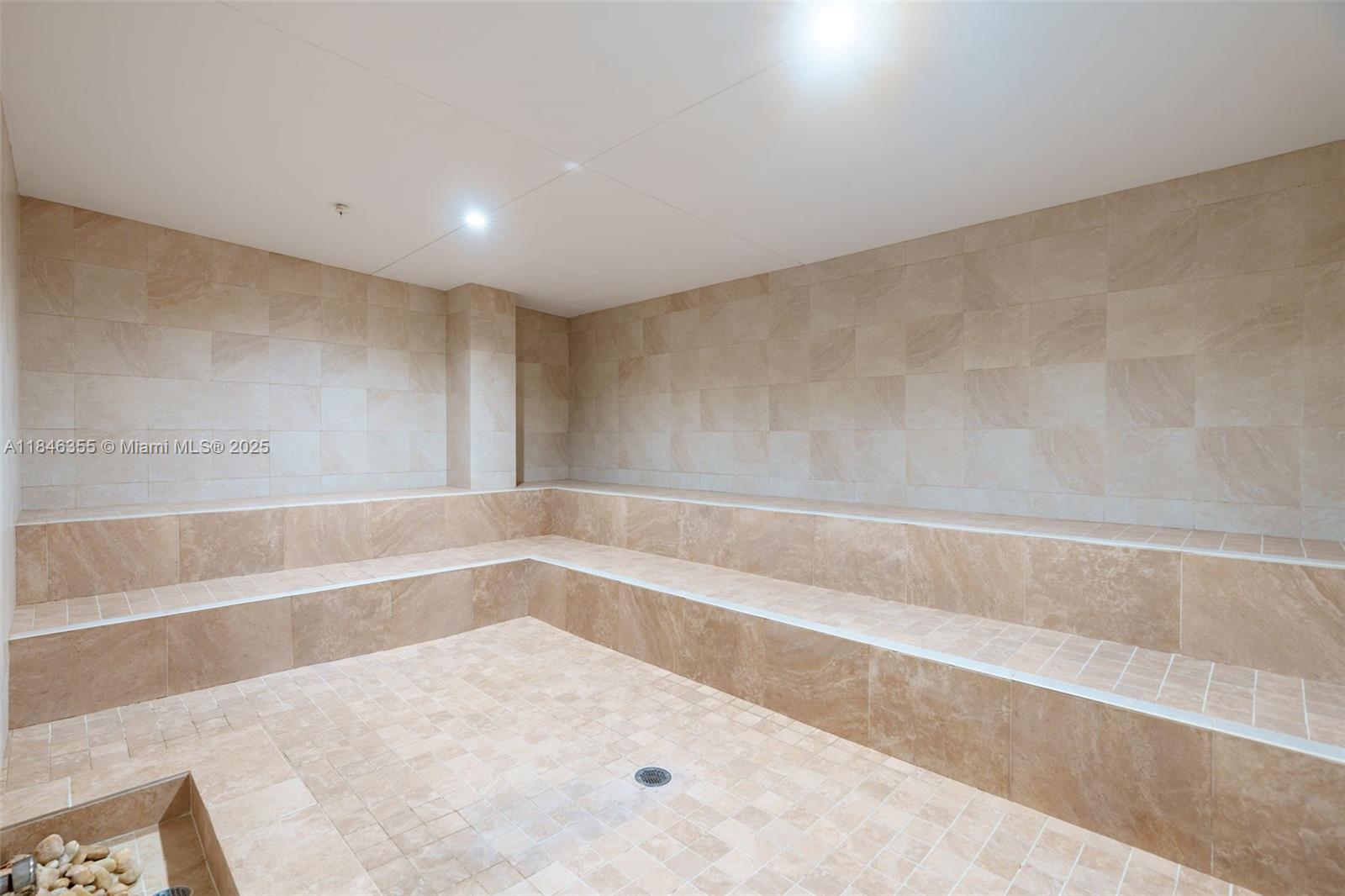 BRICKELL PLACE CONDO - Residential Lease