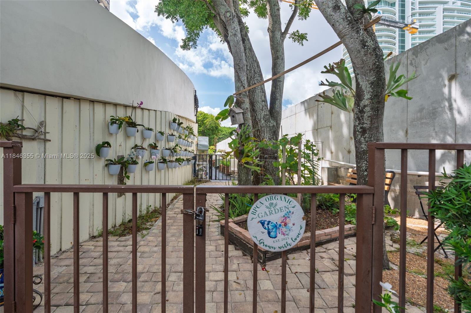 BRICKELL PLACE CONDO - Residential Lease