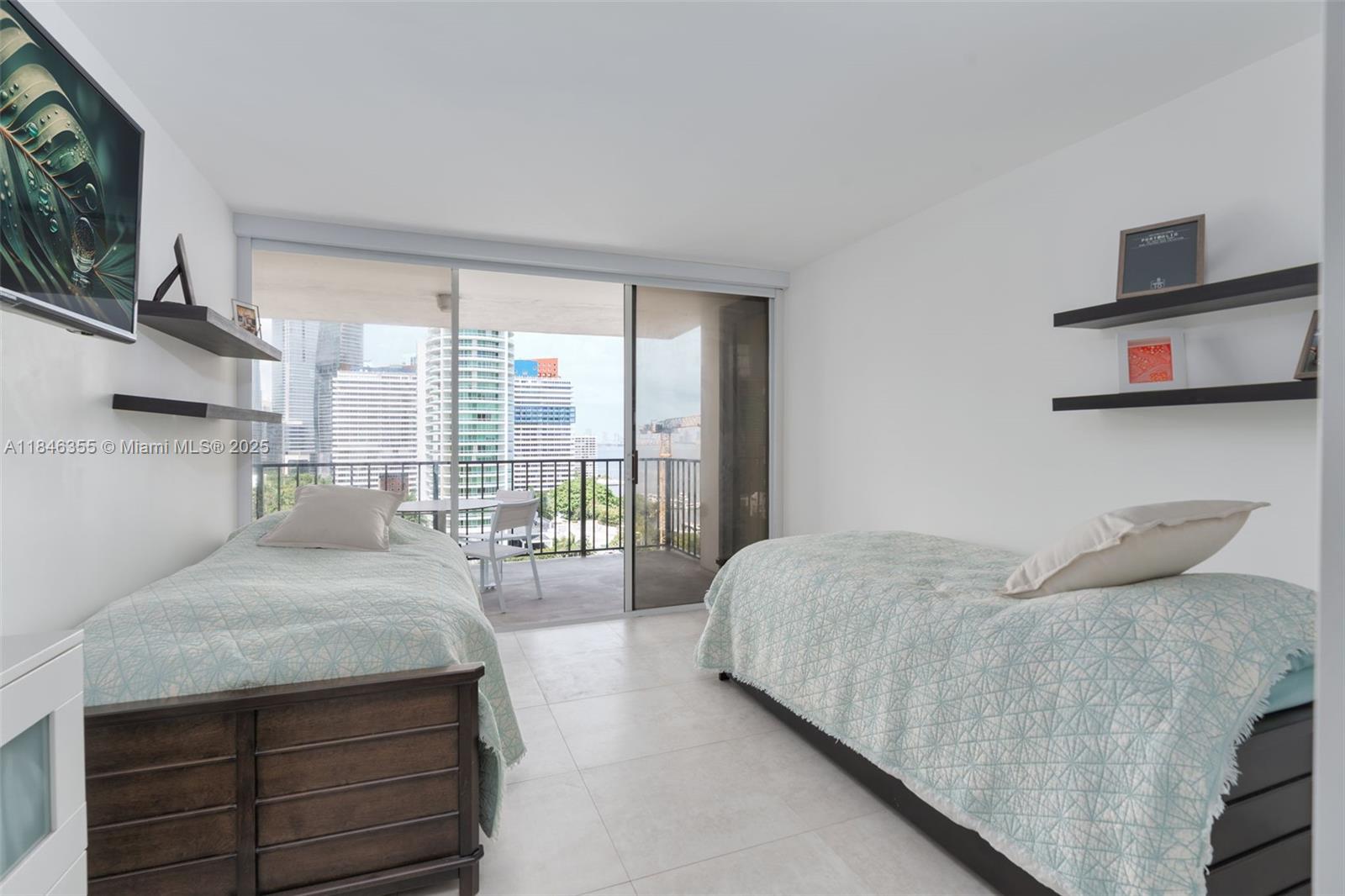 BRICKELL PLACE CONDO - Residential Lease