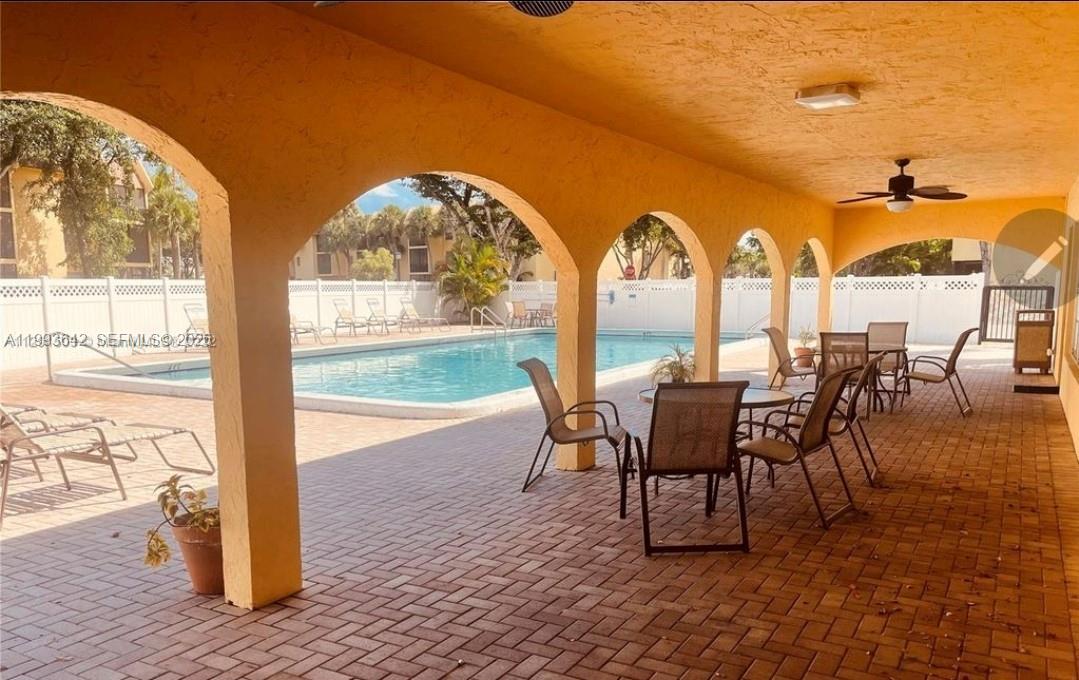 CASA DEL RIO CONDOc - Residential