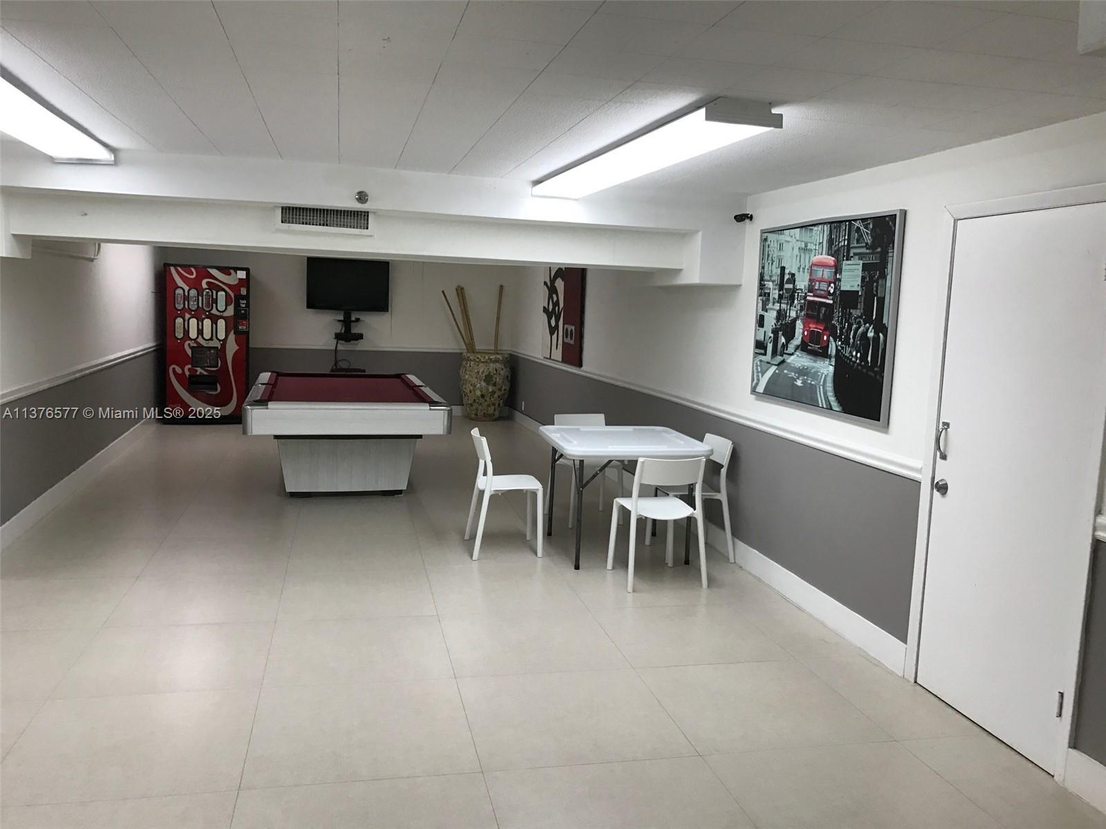 THE DECOPLAGE CONDO - Residential Lease