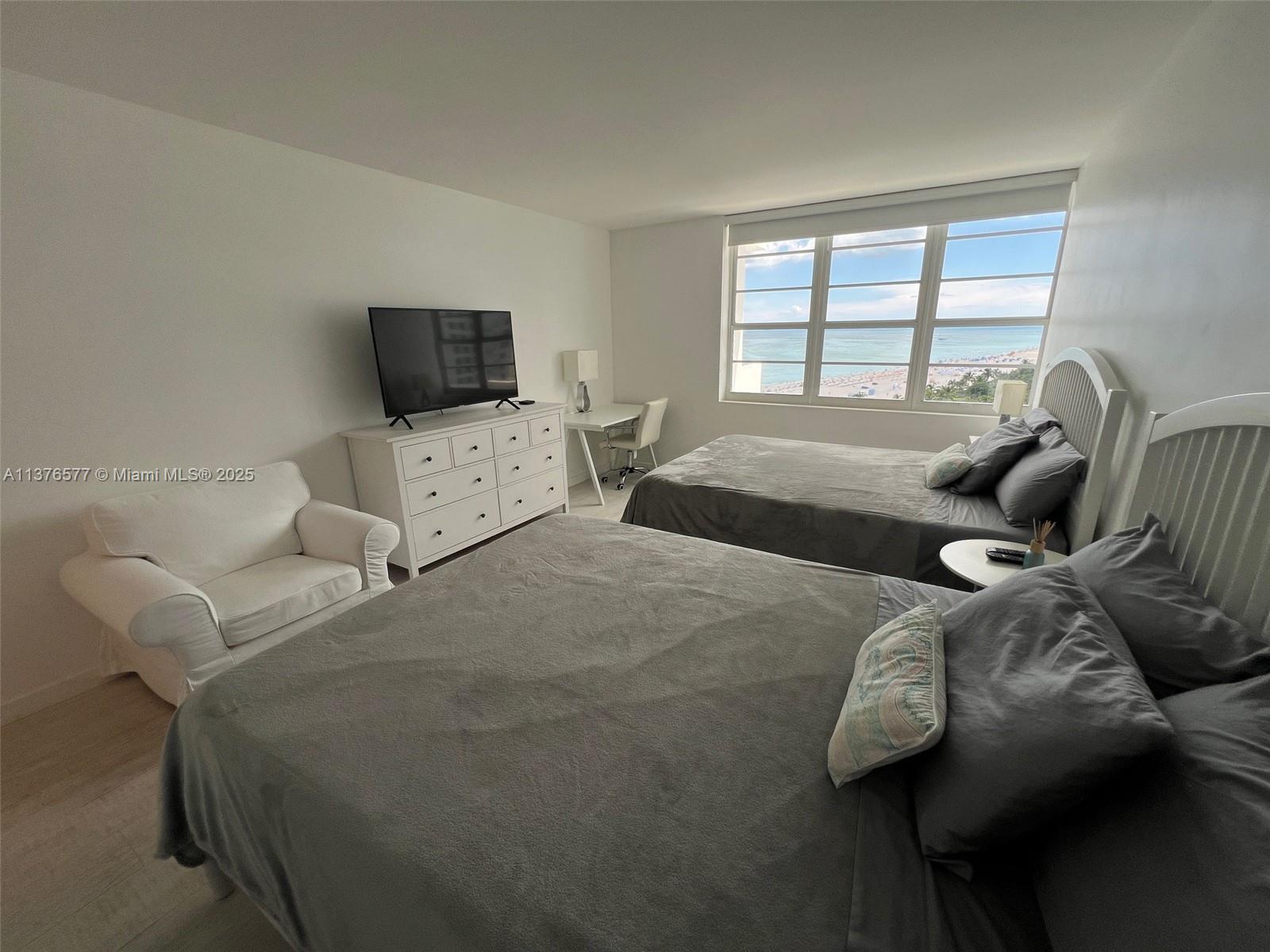 THE DECOPLAGE CONDO - Residential Lease