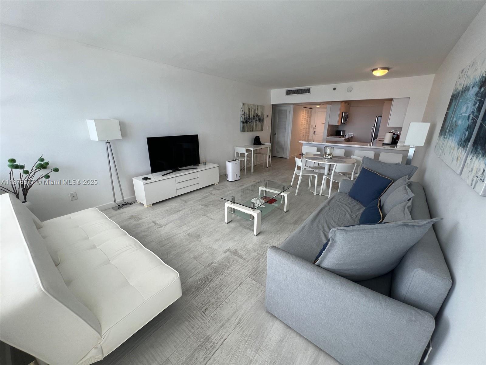 THE DECOPLAGE CONDO - Residential Lease