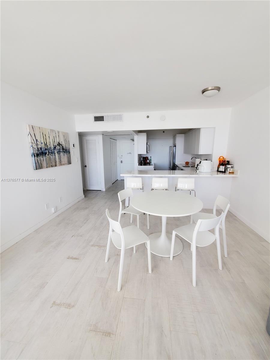 THE DECOPLAGE CONDO - Residential Lease