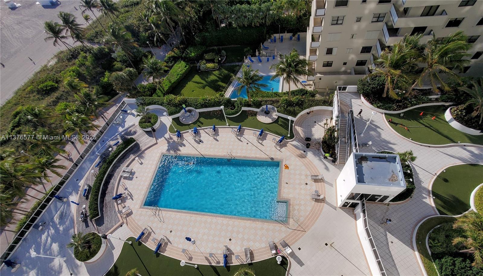 THE DECOPLAGE CONDO - Residential Lease