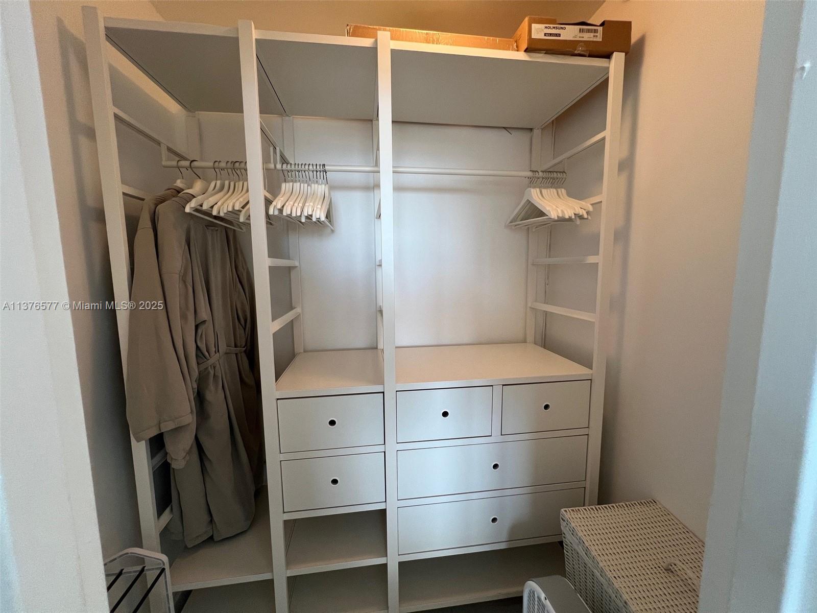 THE DECOPLAGE CONDO - Residential Lease