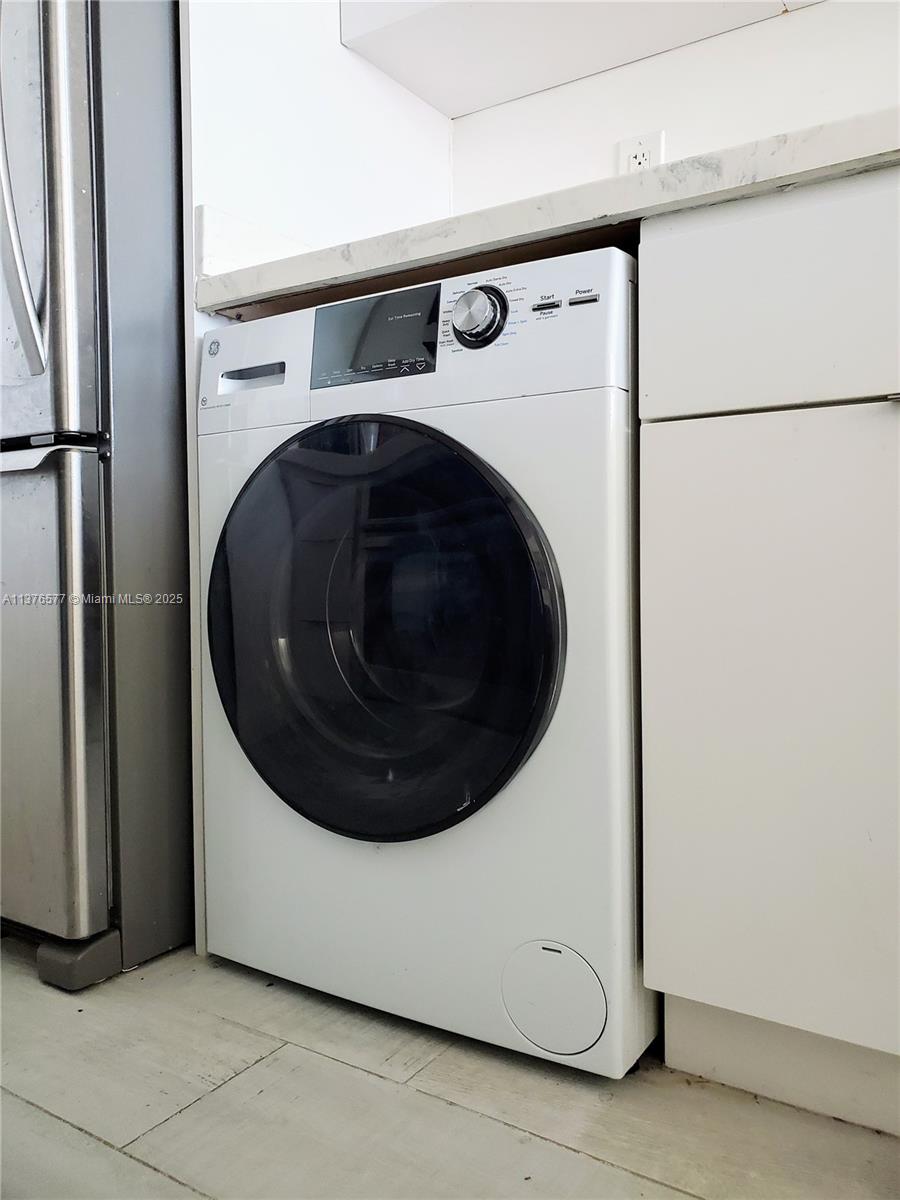 THE DECOPLAGE CONDO - Residential Lease