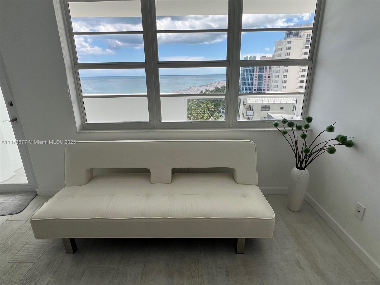 THE DECOPLAGE CONDO - Residential Lease