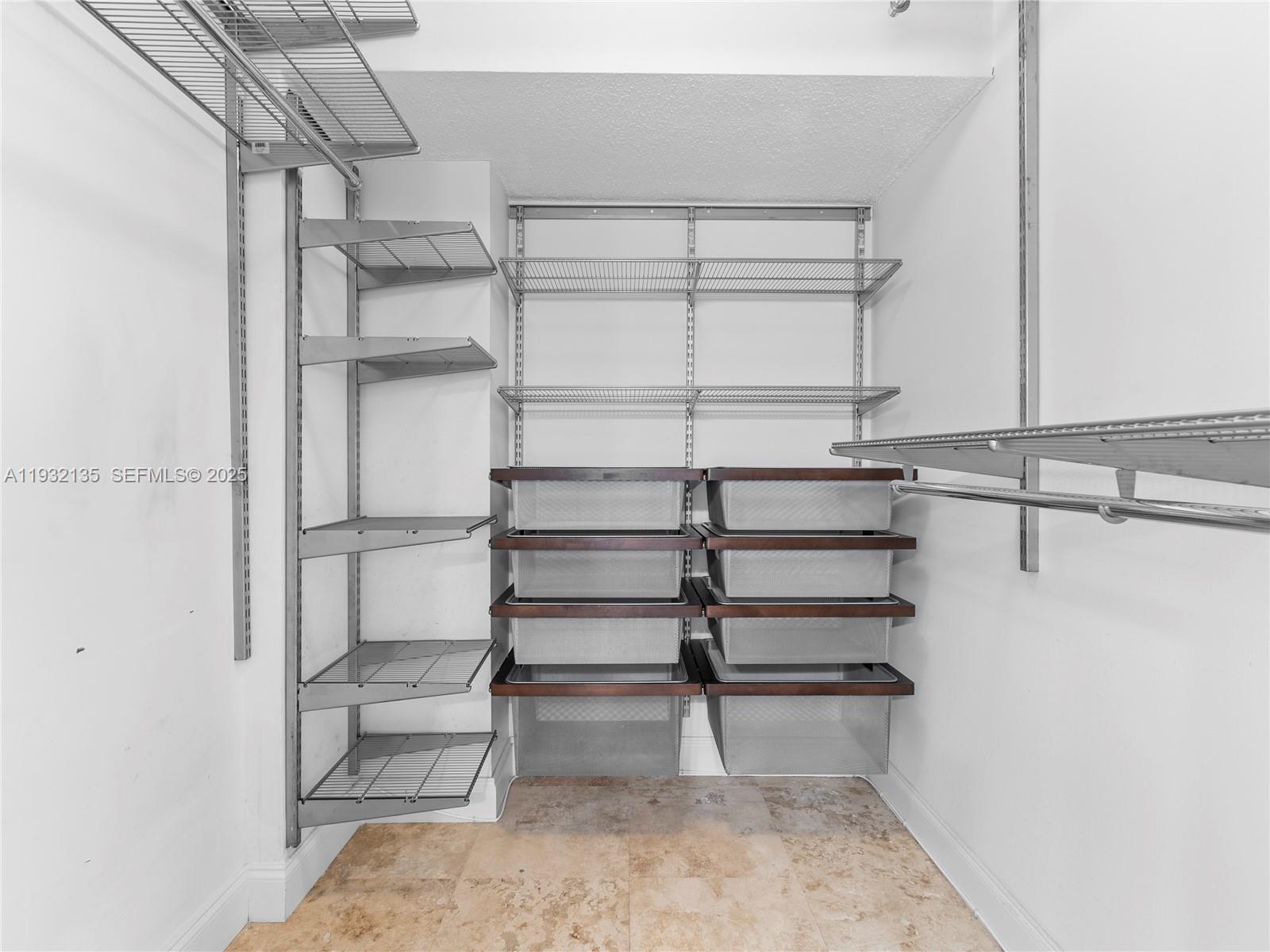 ISLAND TERRACE CONDO - Residential Lease