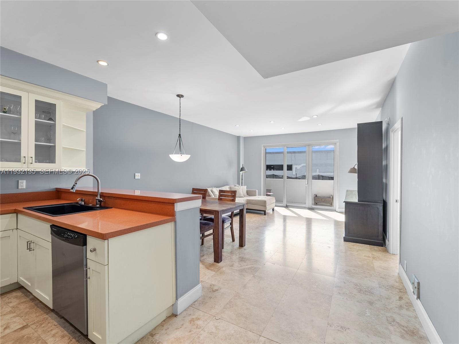 ISLAND TERRACE CONDO - Residential Lease