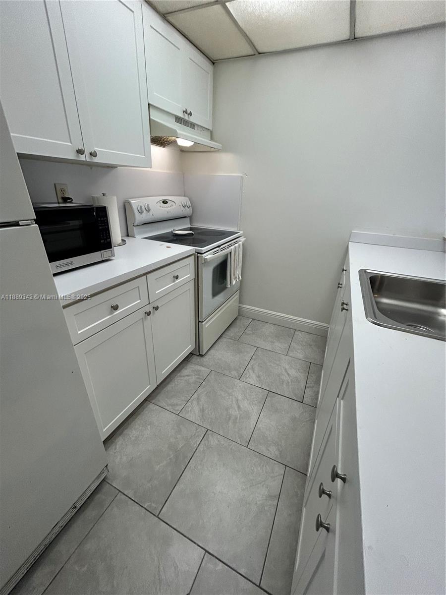 WINDWARD II CONDO - Residential Lease