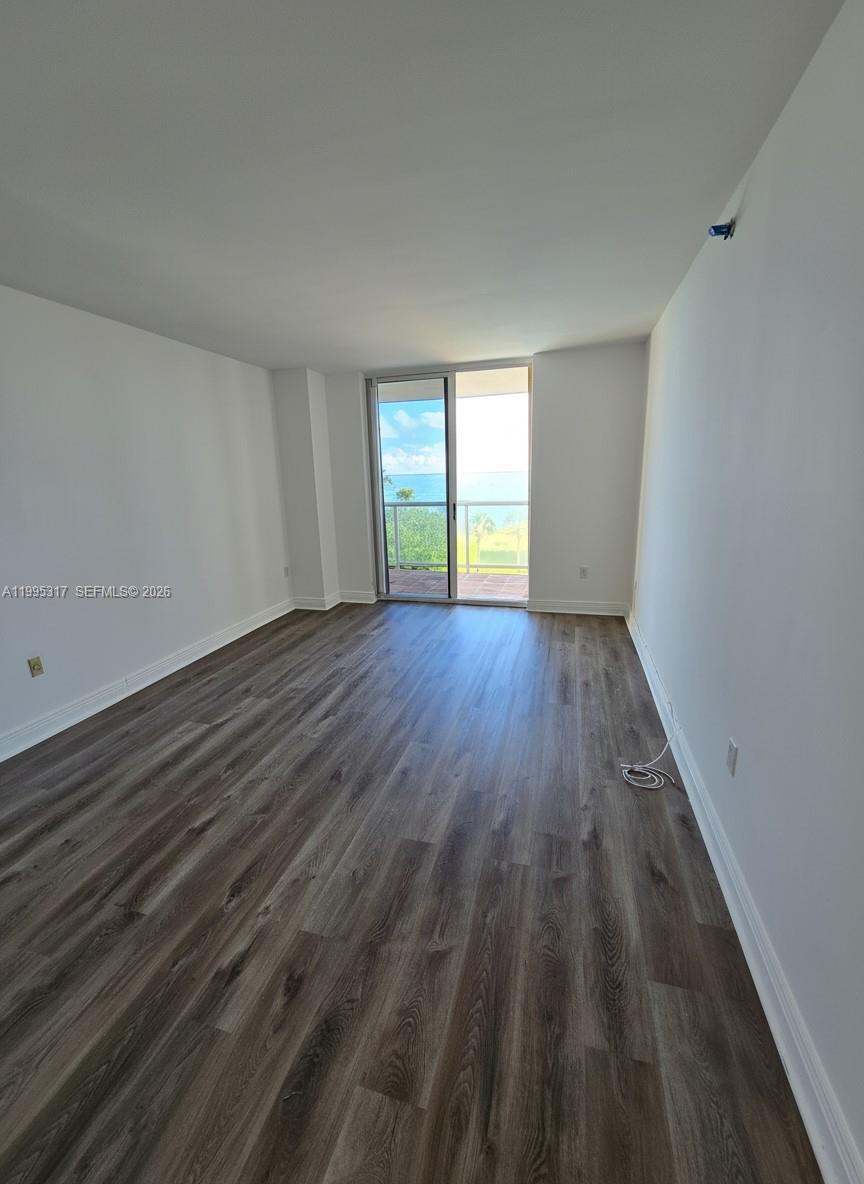 OCEAN 88 CONDOMINIUM - Residential