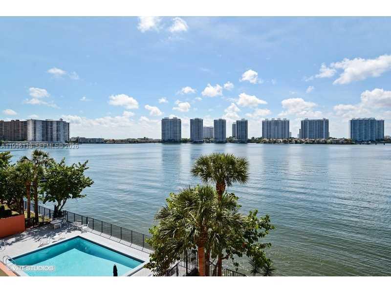 BAY HOUSE TOWER CONDO - Residential