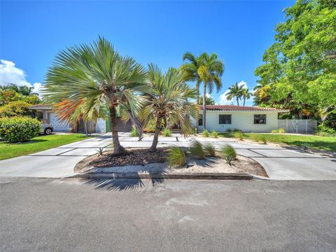 Tiny photo for 1141 Adams St, Hollywood, FL 33019 (MLS # A12027596)