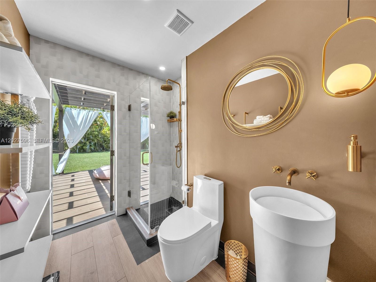 HOLLYWOOD LAKES SECTION - Residential