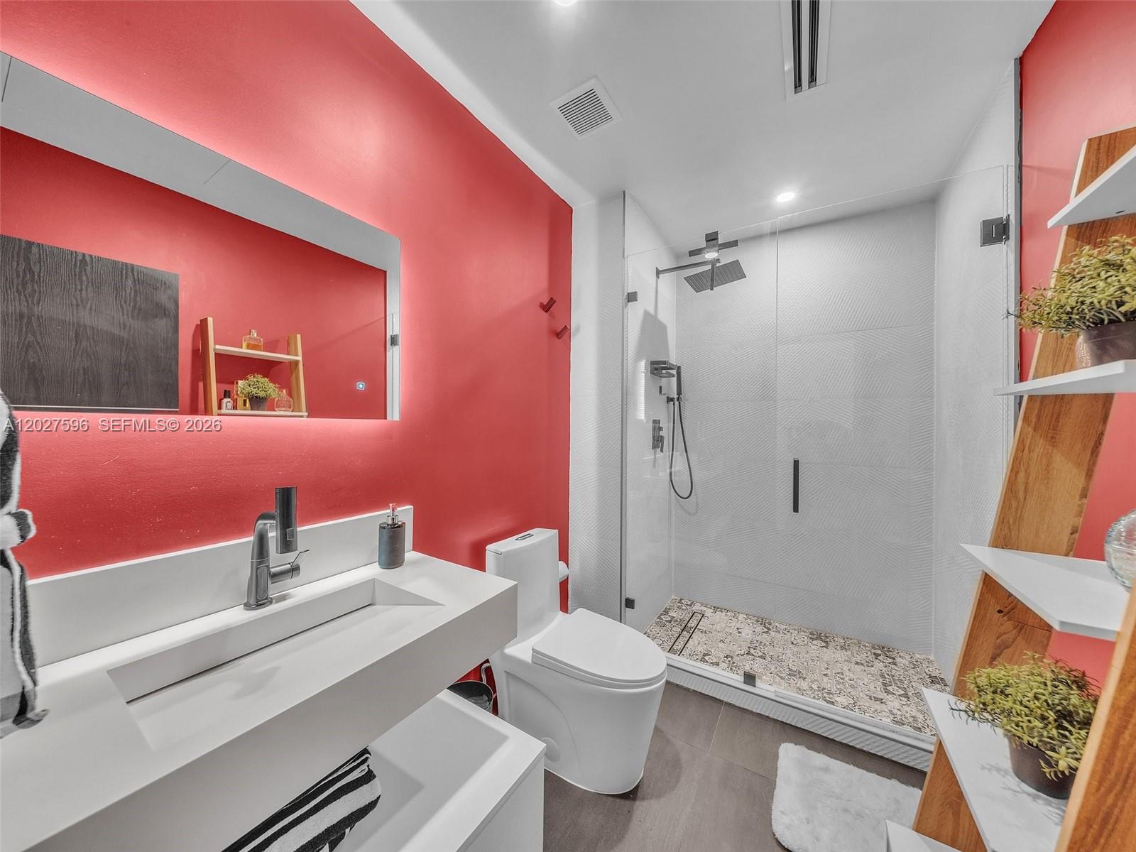 HOLLYWOOD LAKES SECTION - Residential