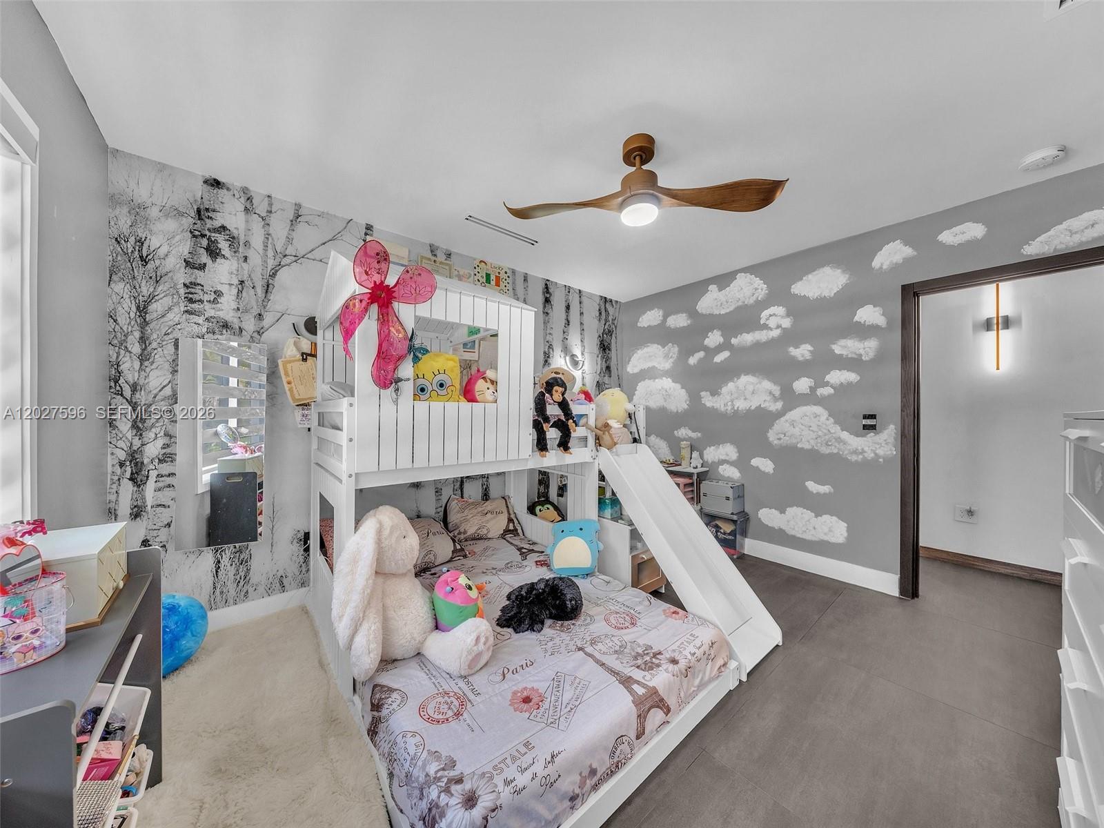 HOLLYWOOD LAKES SECTION - Residential