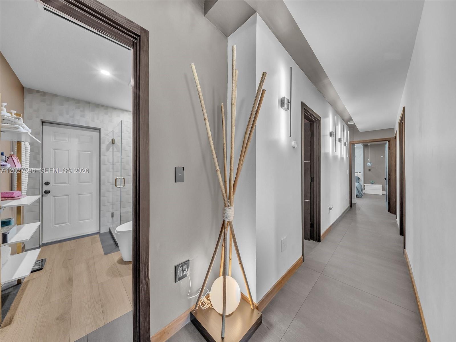 HOLLYWOOD LAKES SECTION - Residential