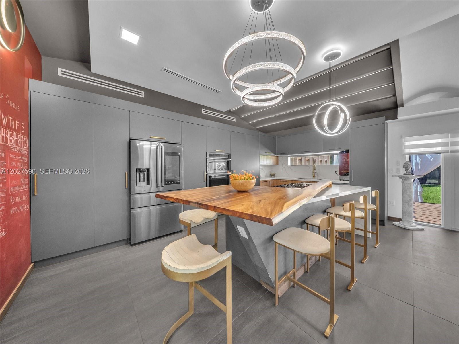 HOLLYWOOD LAKES SECTION - Residential