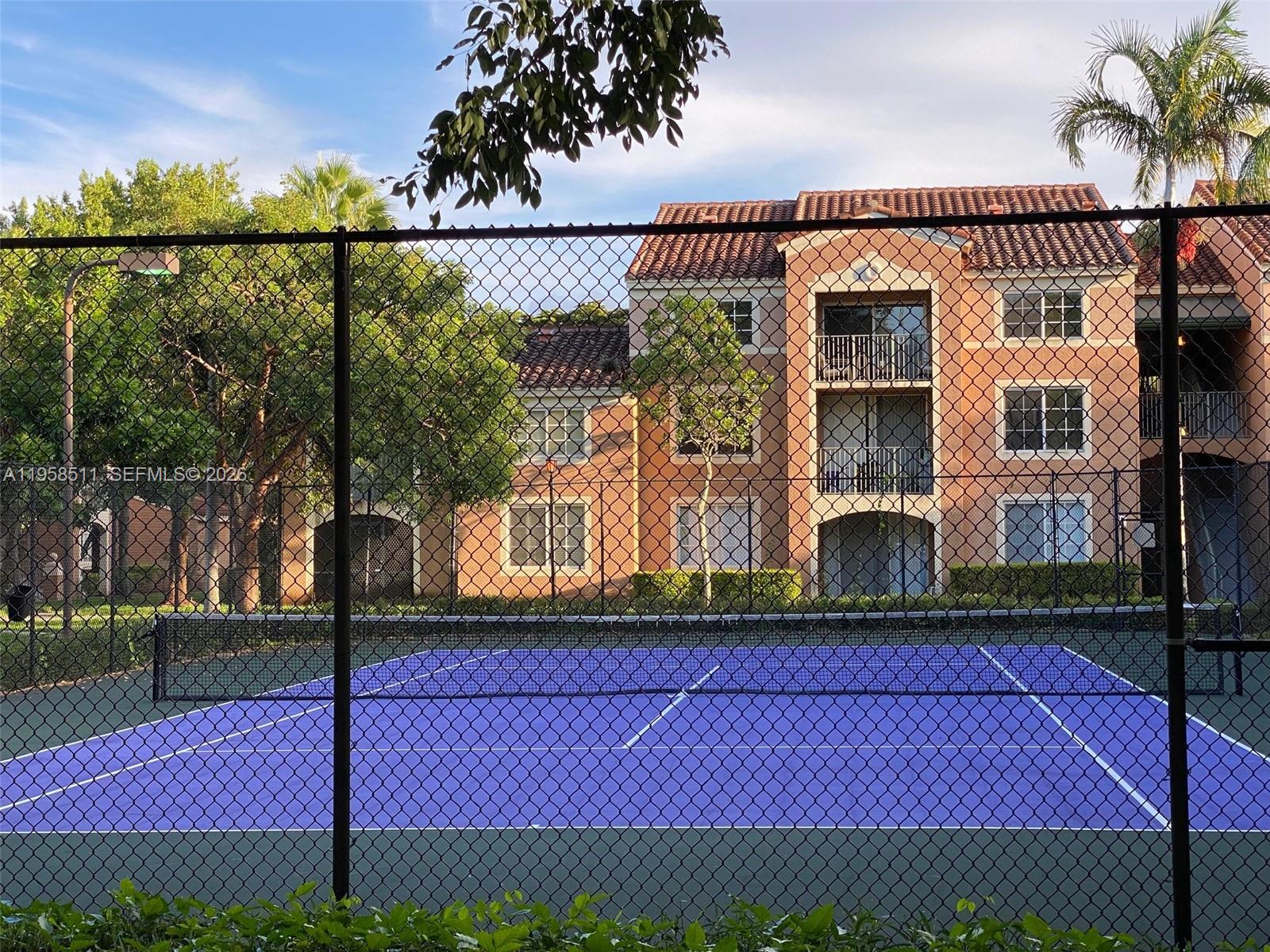 CARRINGTON AT COCONUT CRE - Residential Lease