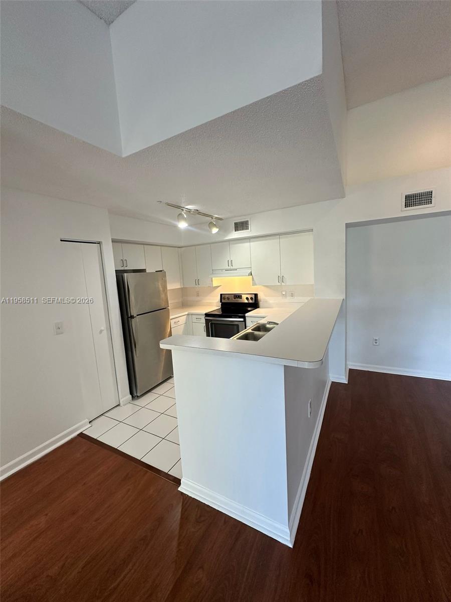 CARRINGTON AT COCONUT CRE - Residential Lease