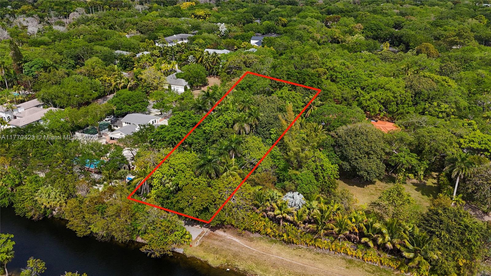 SNAPPER CREEK LAKES SUB - Land