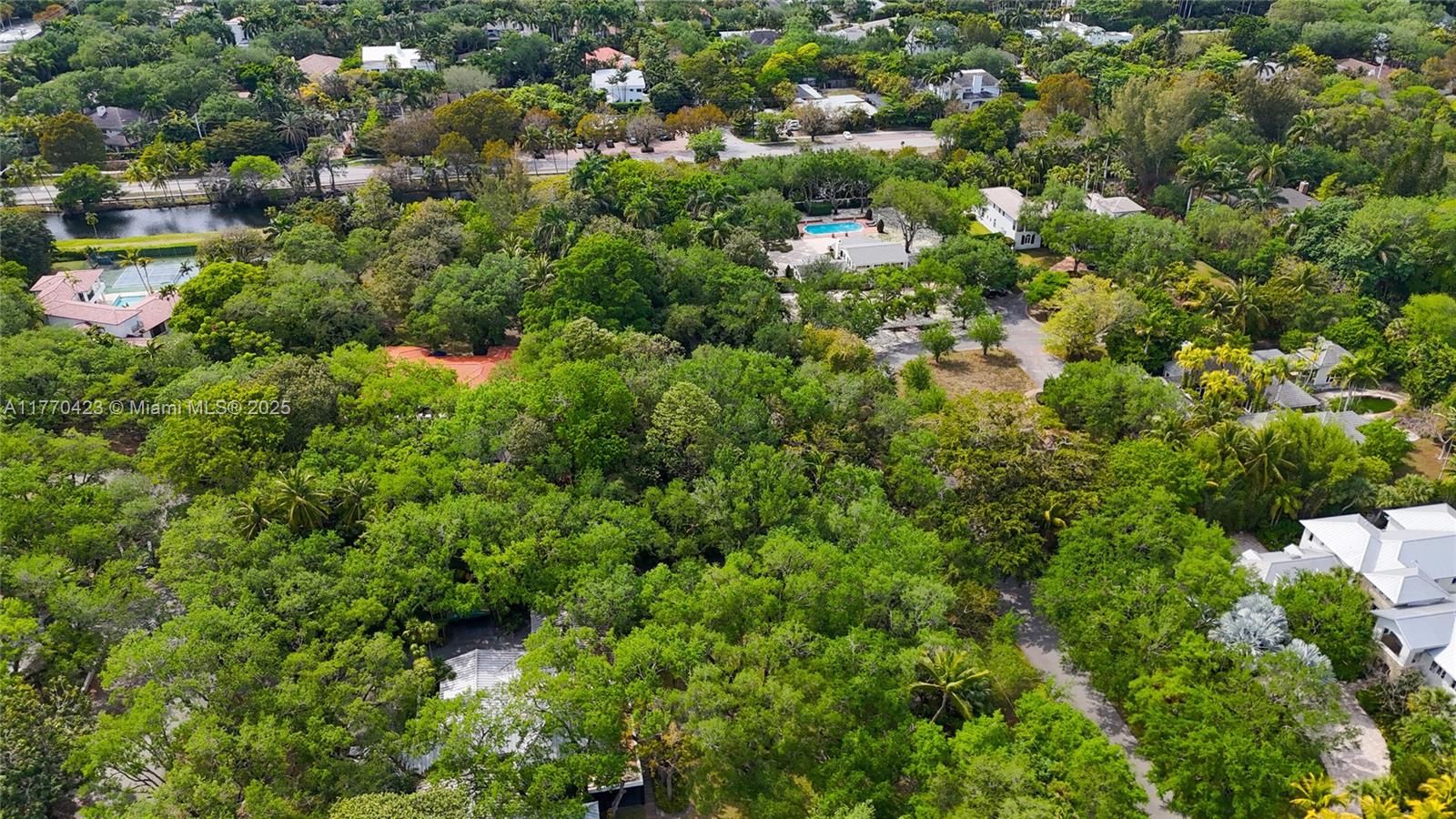 SNAPPER CREEK LAKES SUB - Land