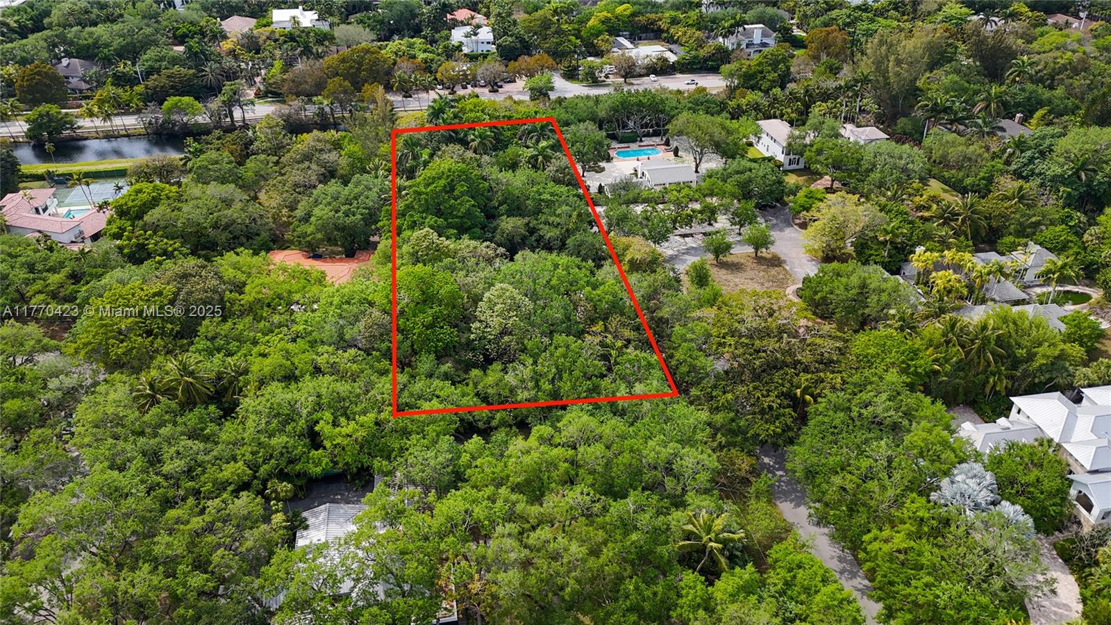 SNAPPER CREEK LAKES SUB - Land