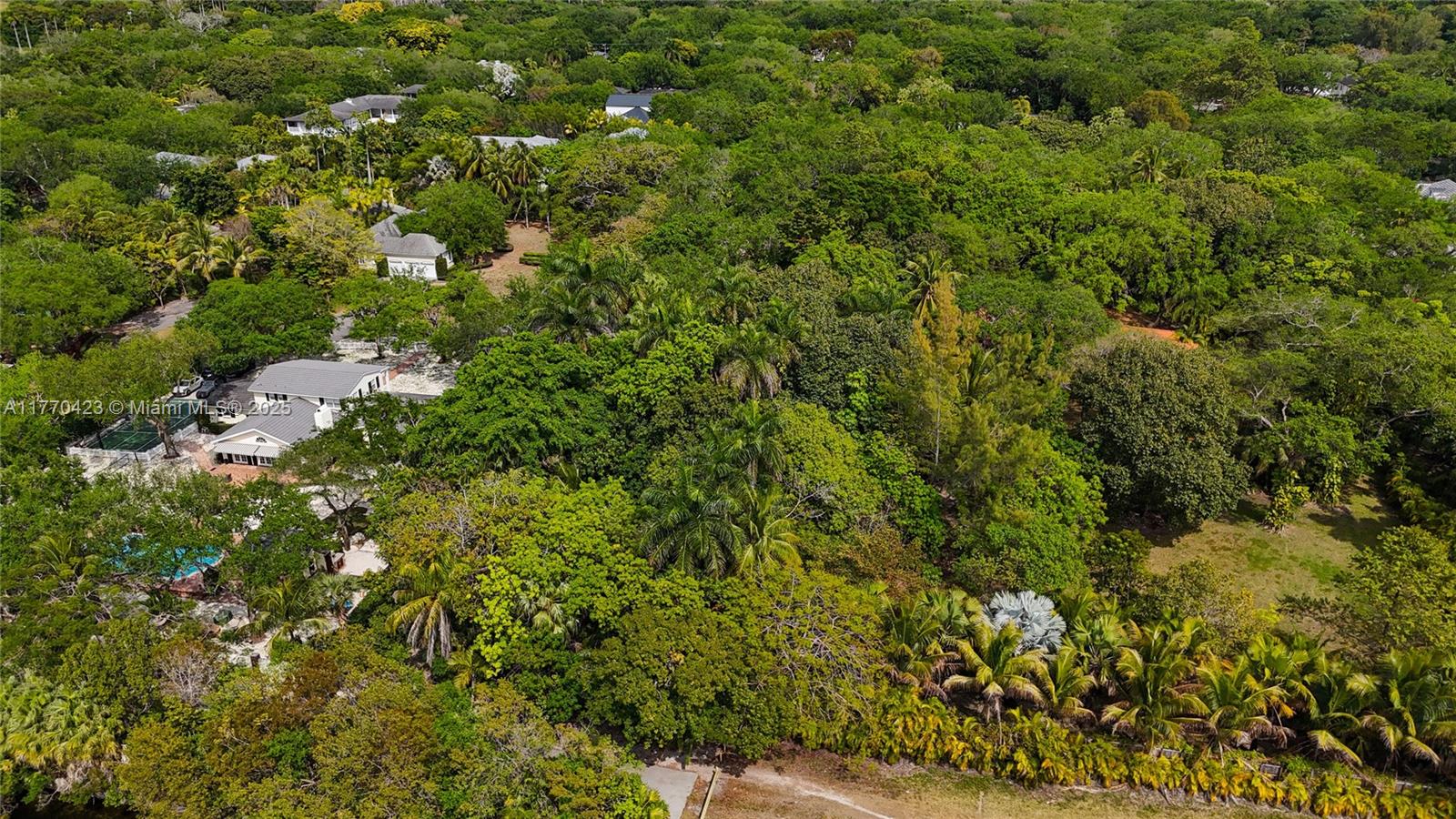 SNAPPER CREEK LAKES SUB - Land