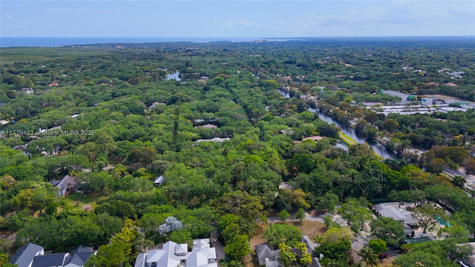 SNAPPER CREEK LAKES SUB - Land