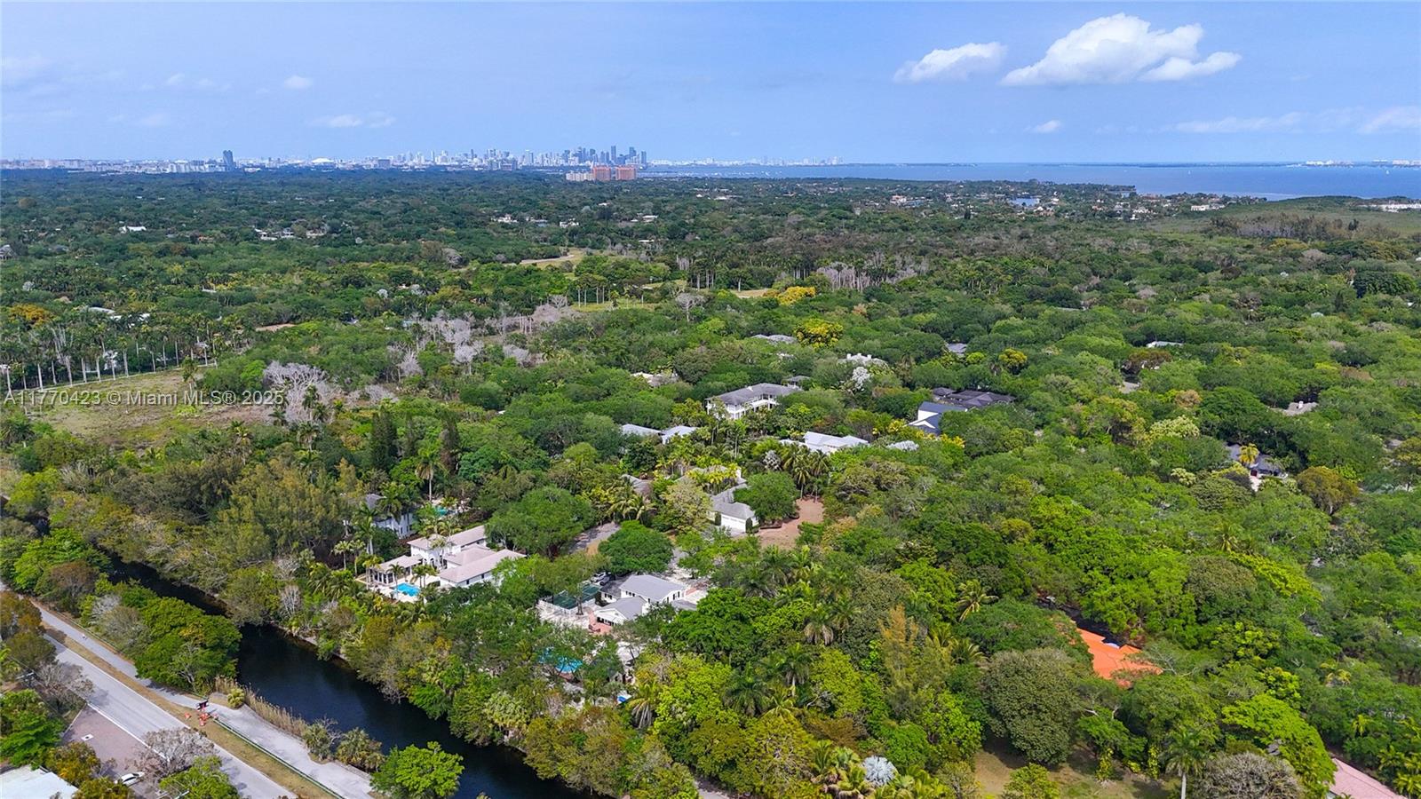 SNAPPER CREEK LAKES SUB - Land