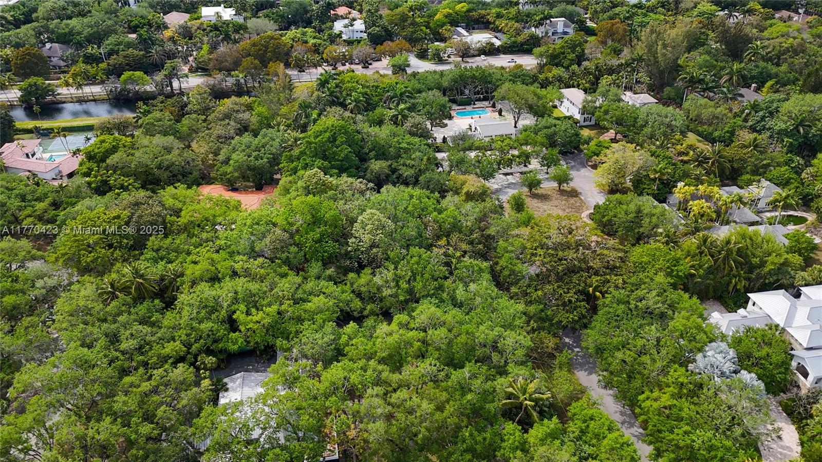 SNAPPER CREEK LAKES SUB - Land