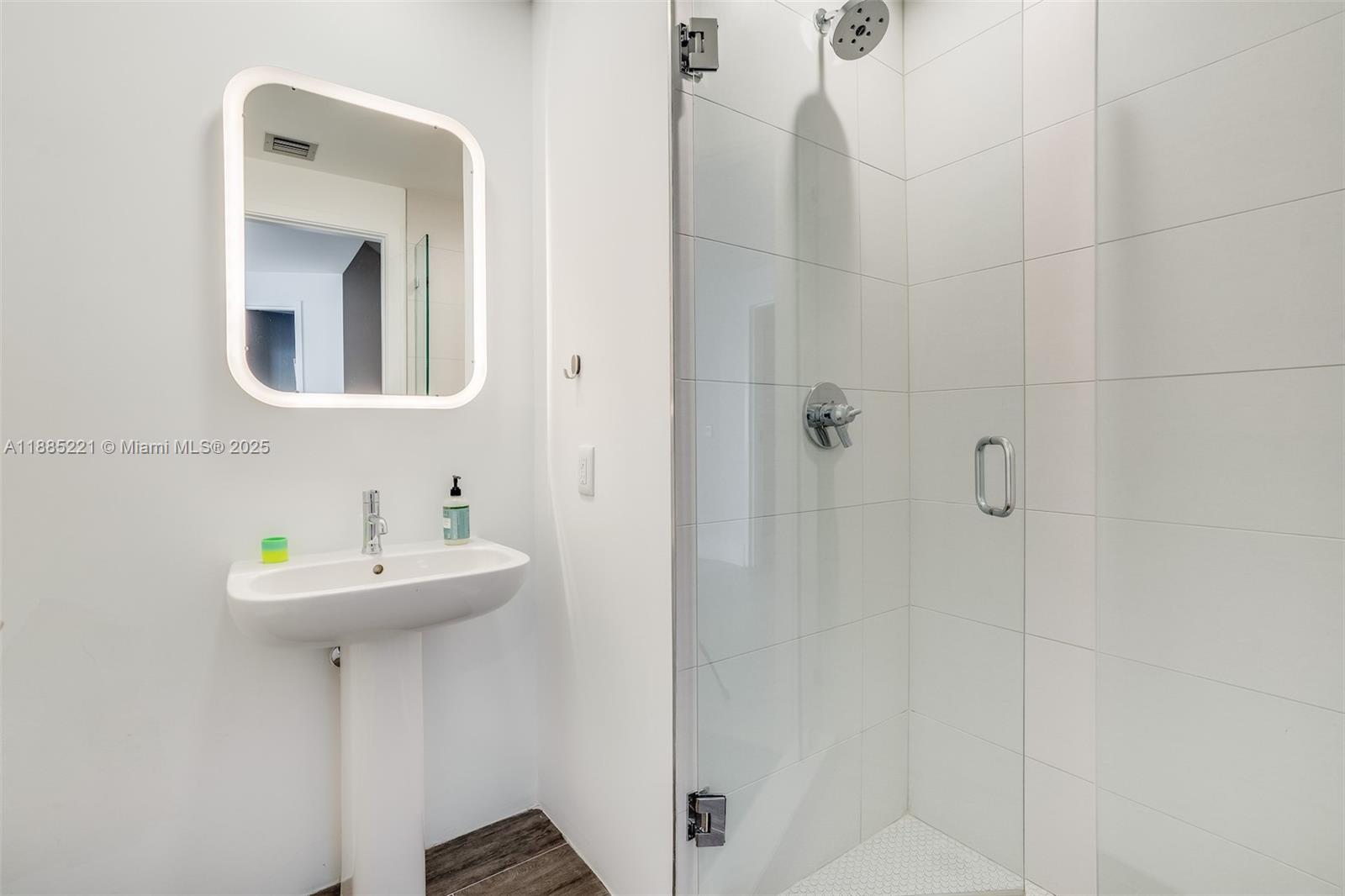 BISCAYNE BEACH CONDO - Residential Lease