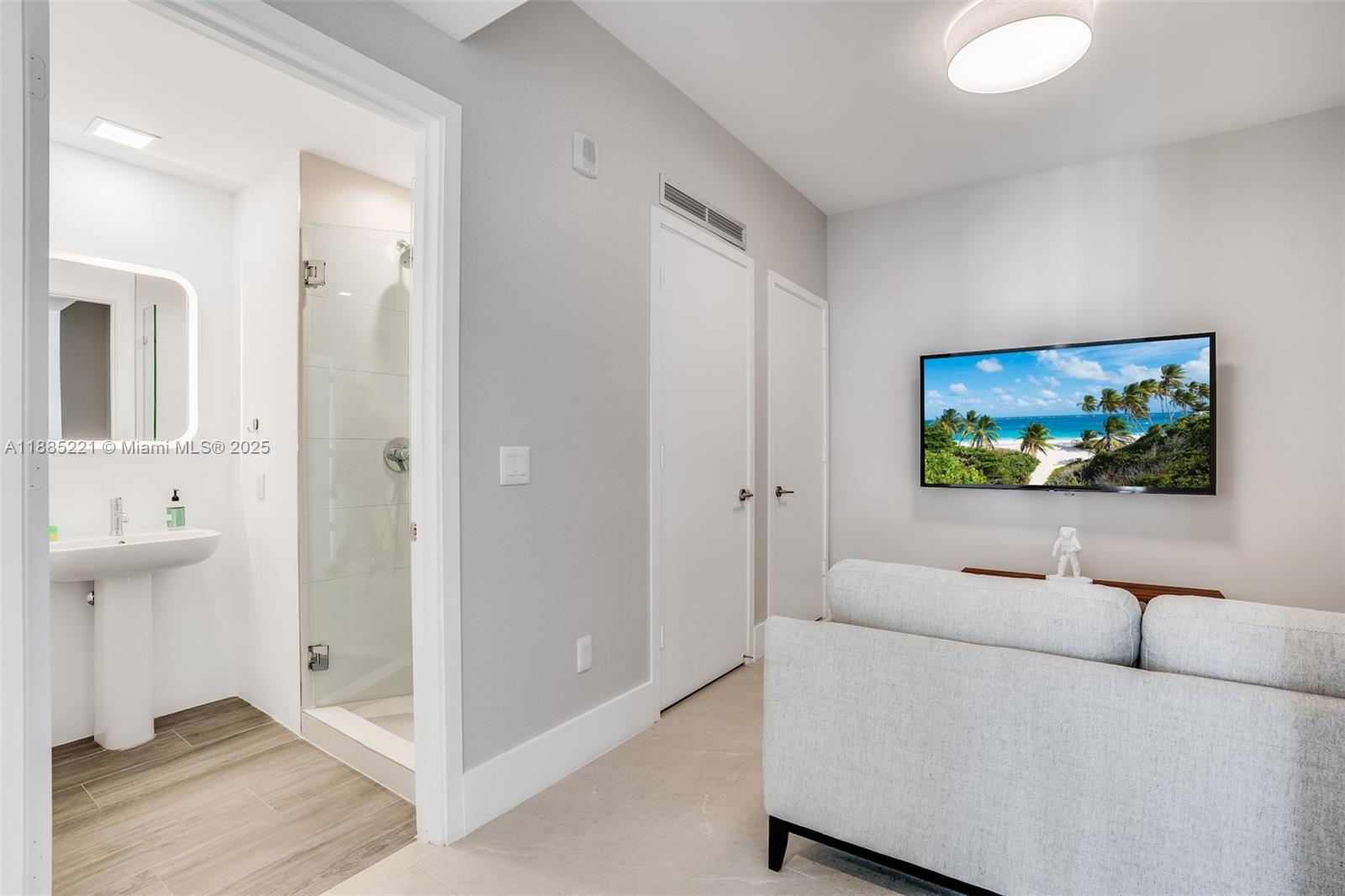 BISCAYNE BEACH CONDO - Residential Lease