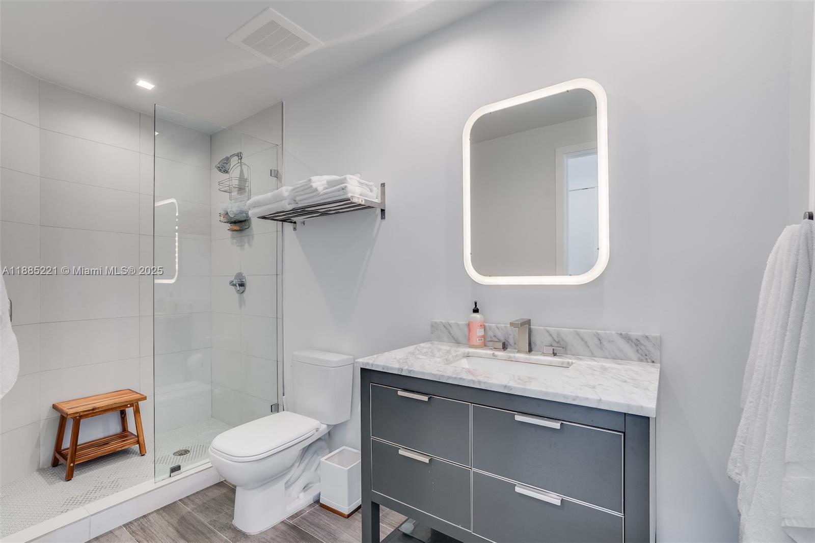 BISCAYNE BEACH CONDO - Residential Lease