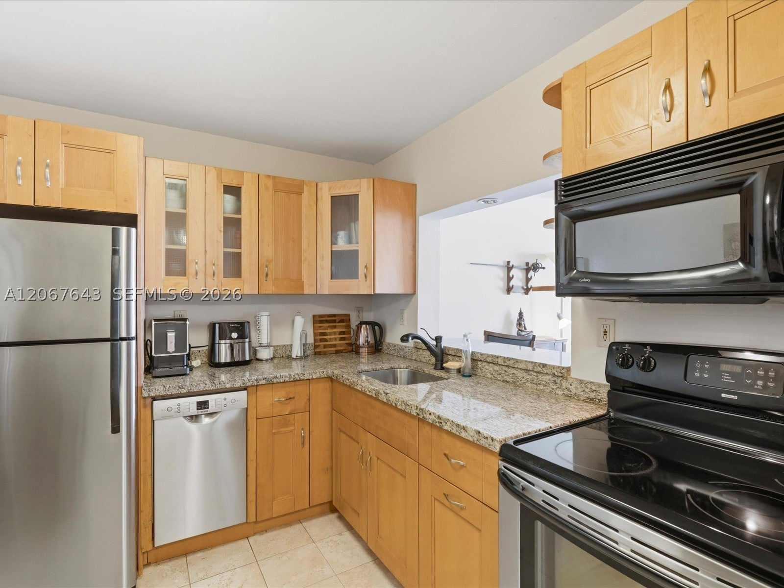 3588 Collins Ave 504