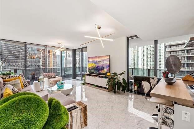 1000 Brickell Plz 2615