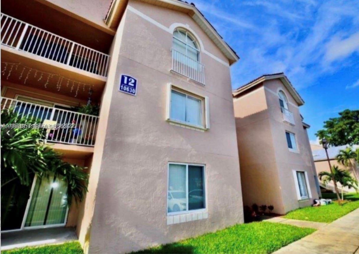 ROYAL PALM PLACE - Residential