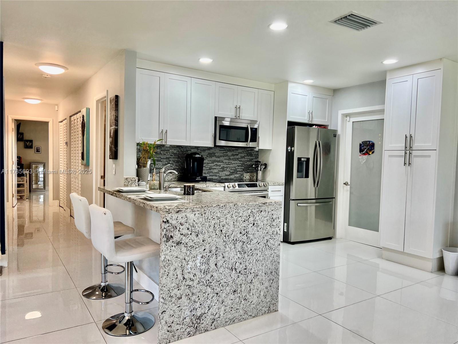 Rental Property at 3685 W Citrus Trce 4, Davie, Broward County, Florida - Bedrooms: 3 
Bathrooms: 2  - $3,300 MO.