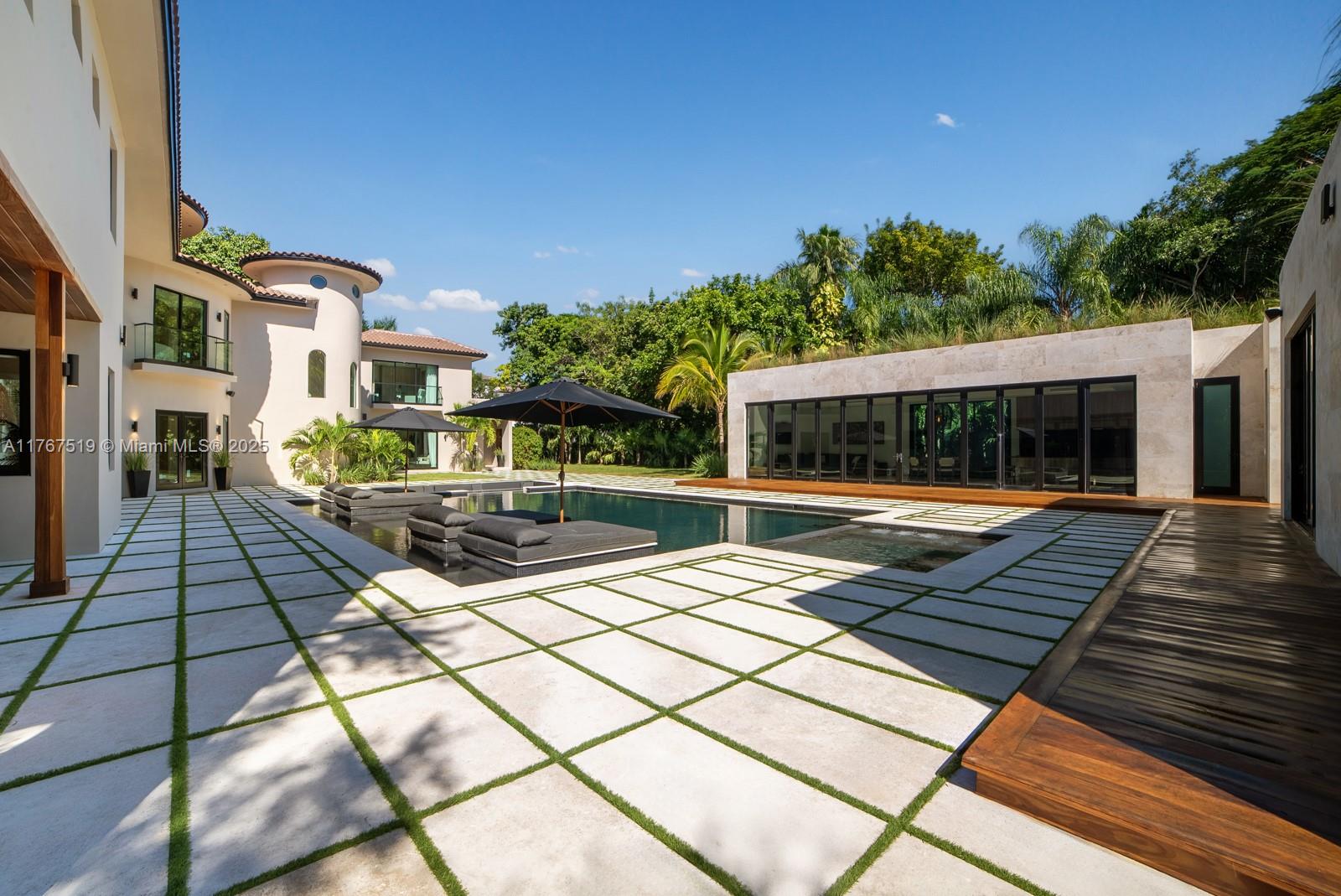 MARTIN SUBURBAN ACRES - Residential