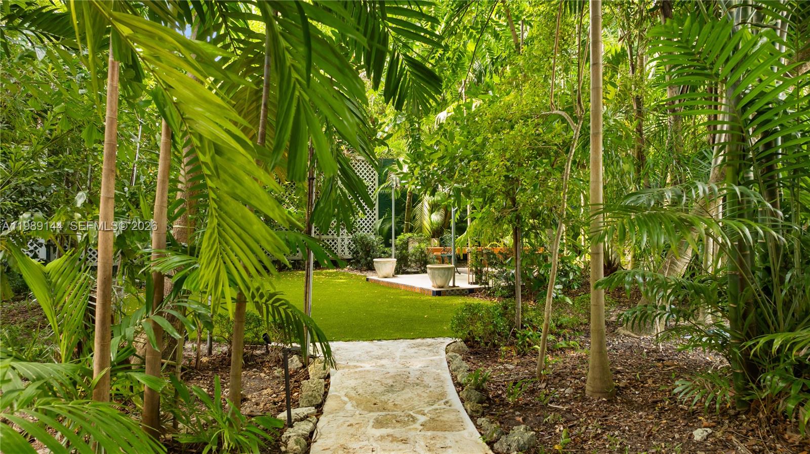 COCONUT GROVE PK 2ND AMD - Residential