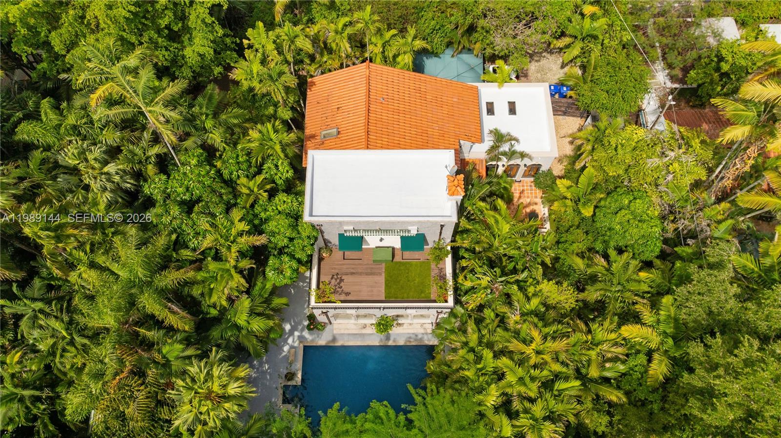 COCONUT GROVE PK 2ND AMD - Residential