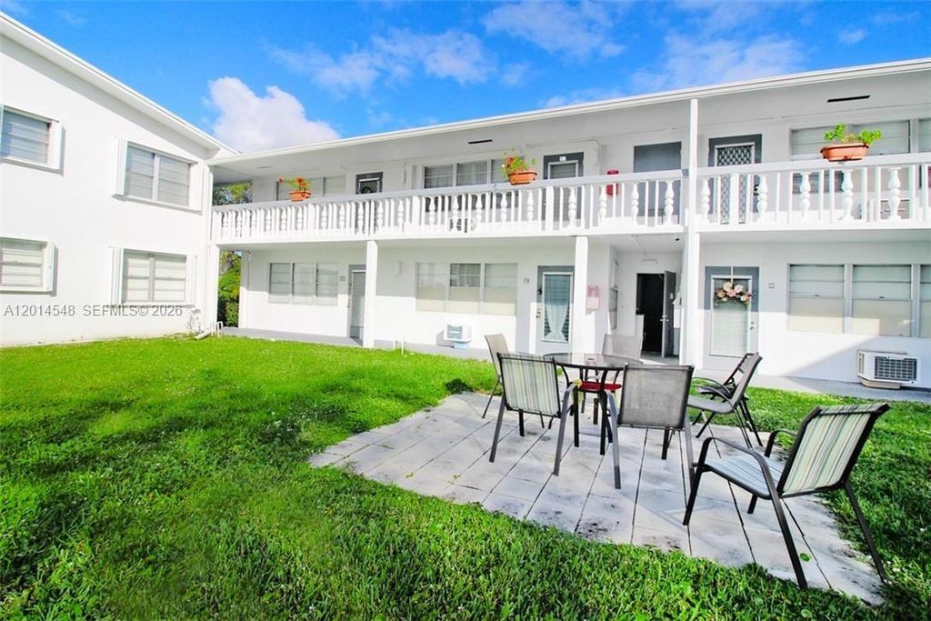 Photo of 70 Prescott D #70, Deerfield Beach, FL 33442 (MLS # A12014548)