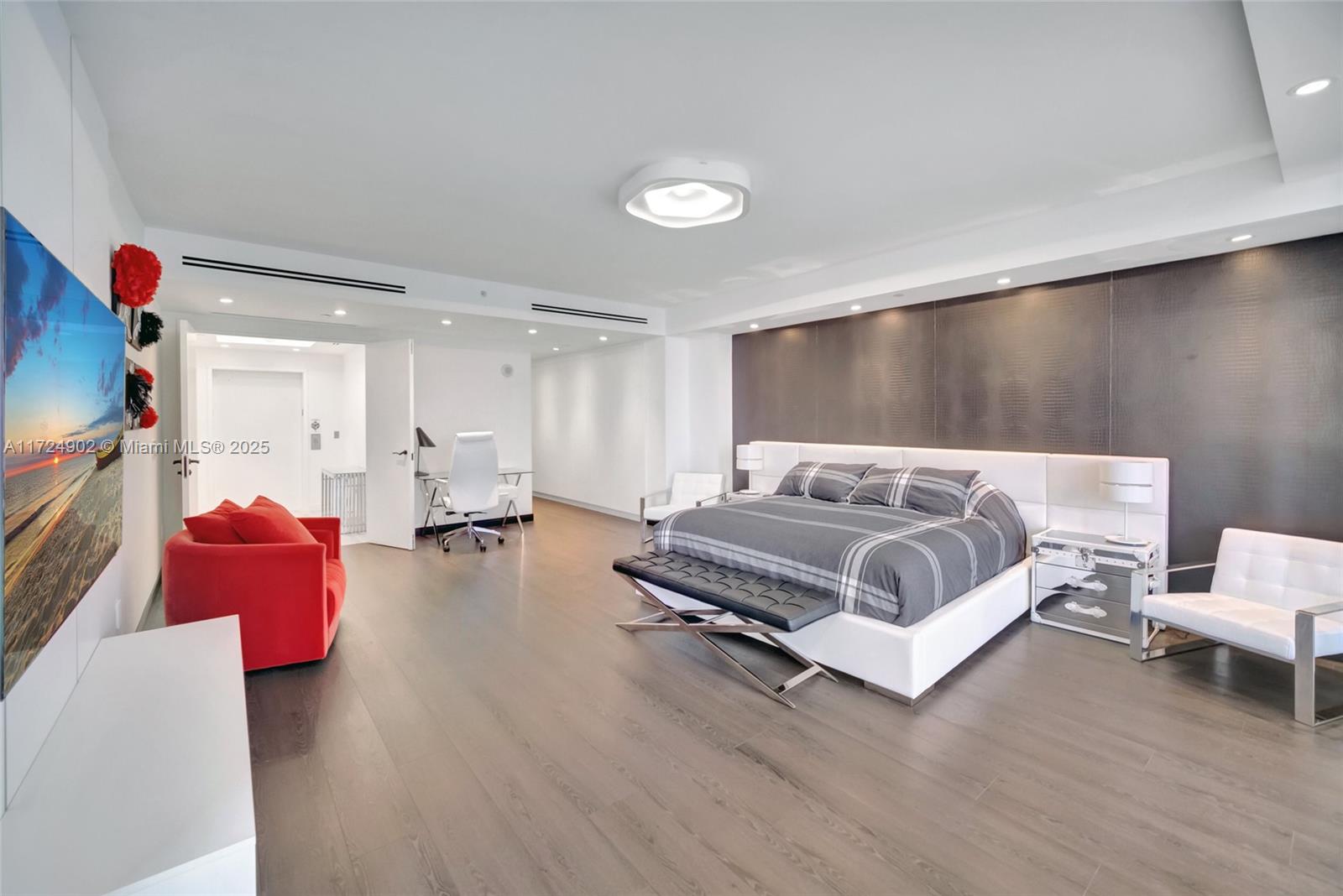 CARROLL WALK CONDO - Residential