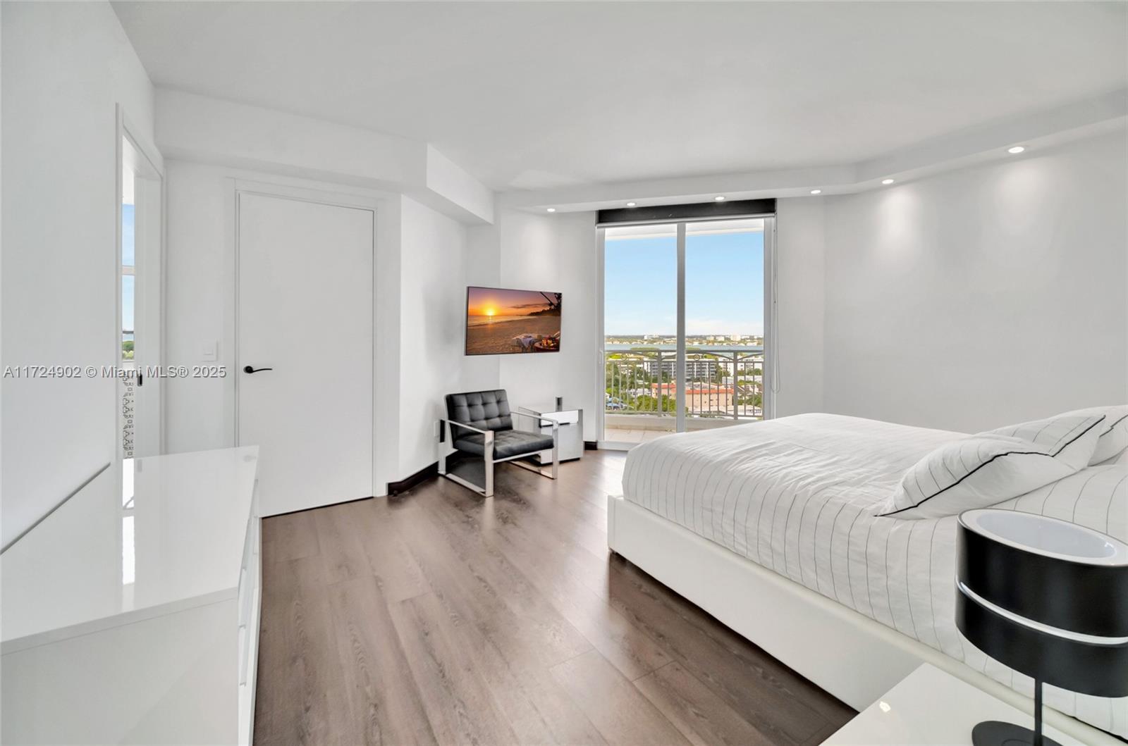 CARROLL WALK CONDO - Residential